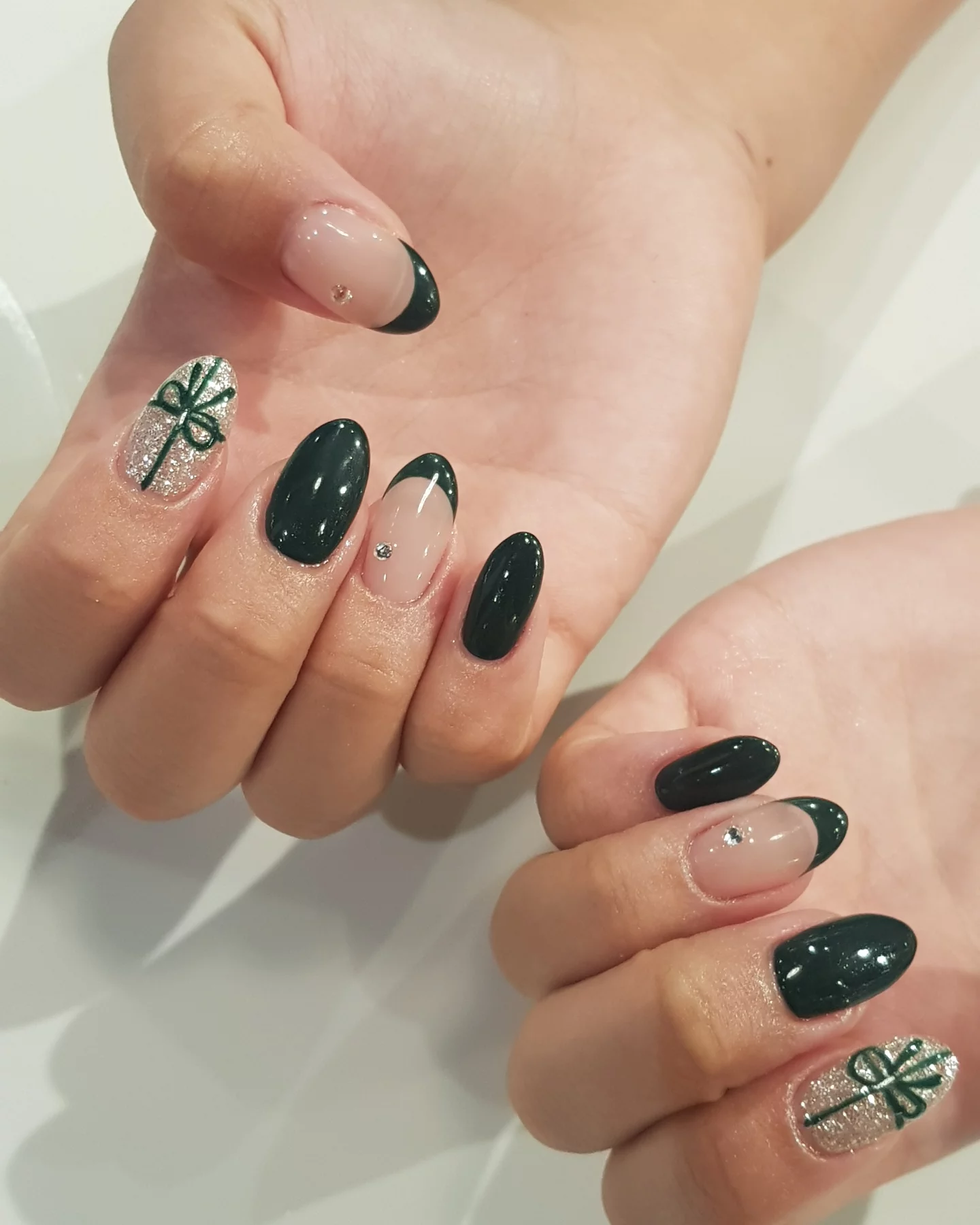 Bella Beauty 딥 그린 클로버 네일 아트